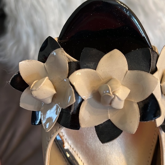 💟4/$10 Shoes - Picture 4 of 5